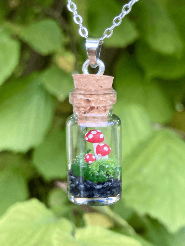 Pendentif amanite rouge