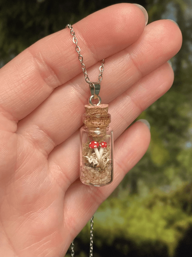 Pendentif amanite rouge