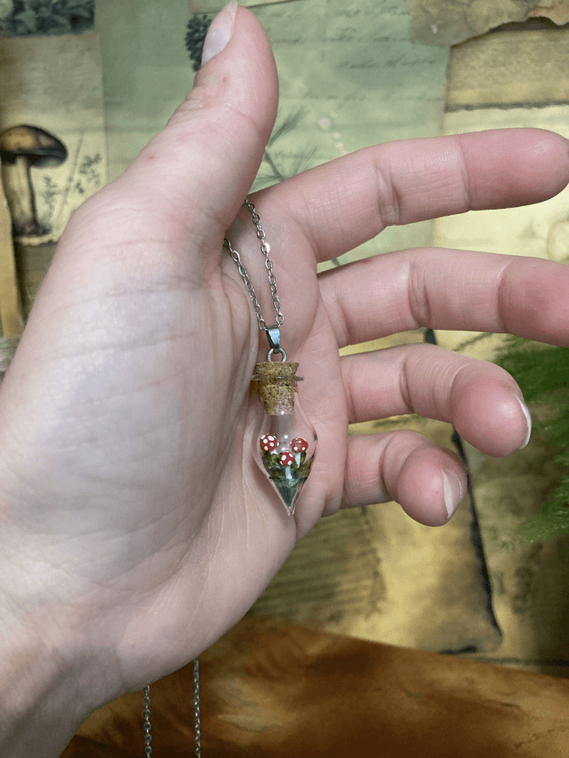 Pendentif amanite rouge