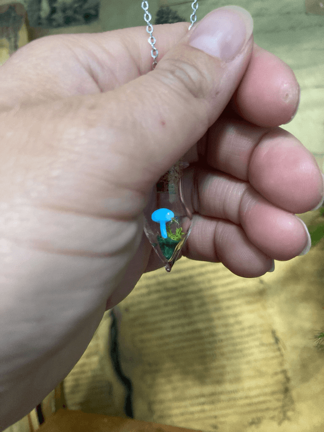 Pendentif champignon phosphorescent