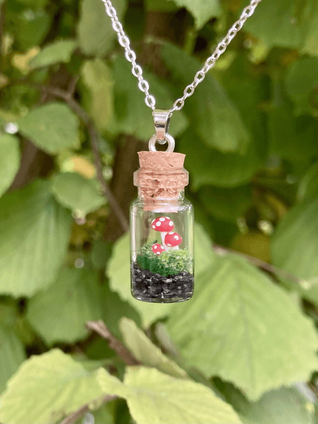 Pendentif amanite rouge