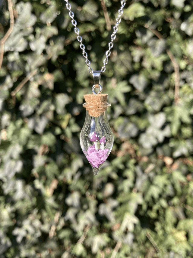 Pendentif champignon mauve
