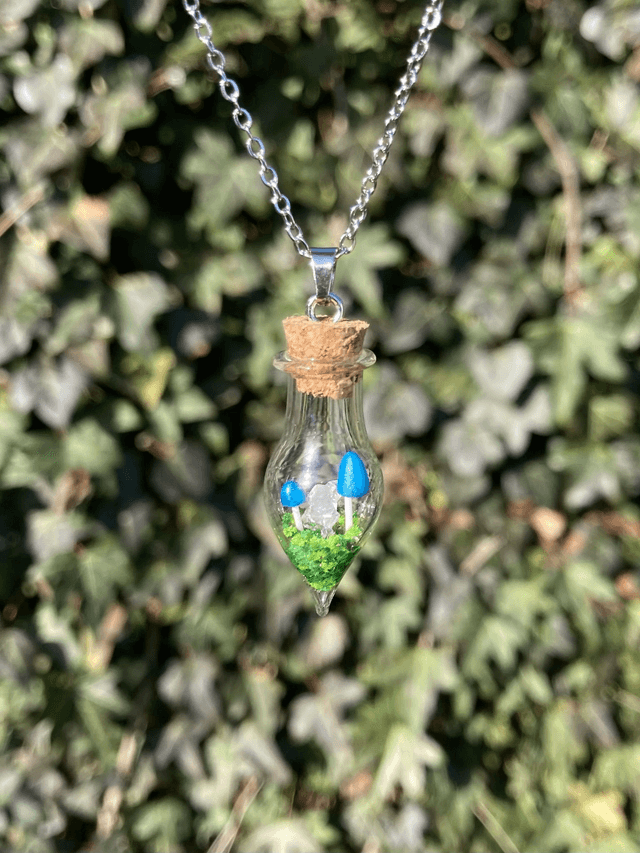 Pendentif bleu cristal de roche