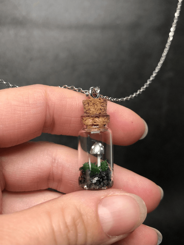 Pendentif champignon argenté