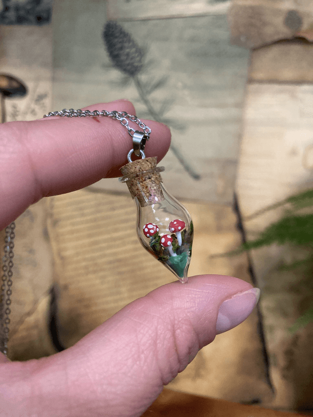 Pendentif amanite rouge