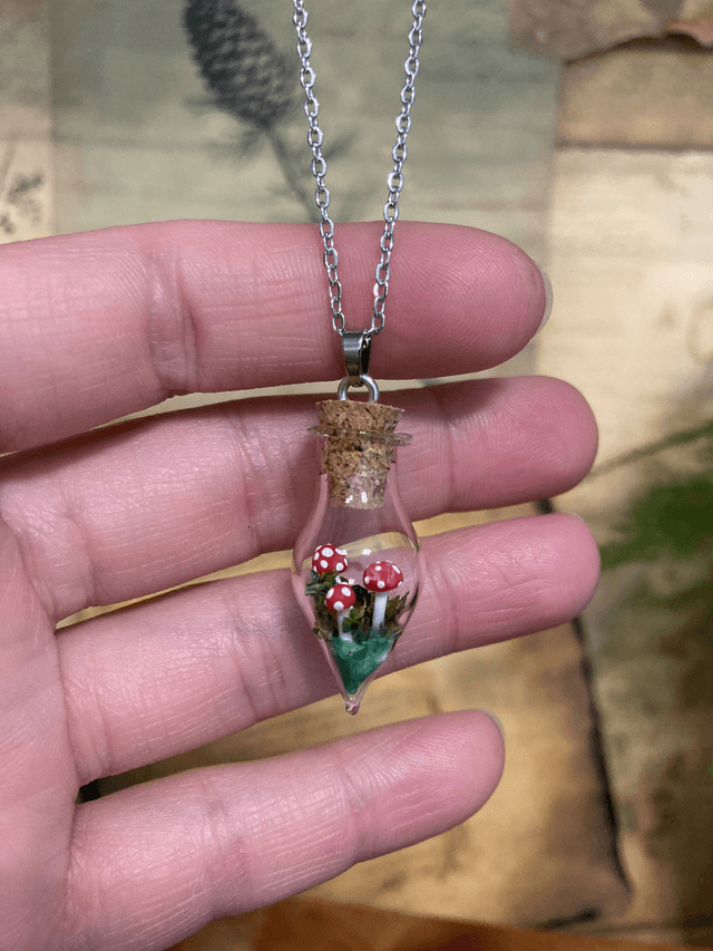 Pendentif amanite rouge