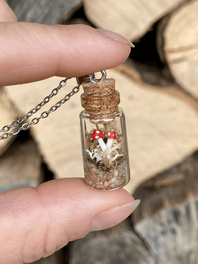 Pendentif amanite rouge