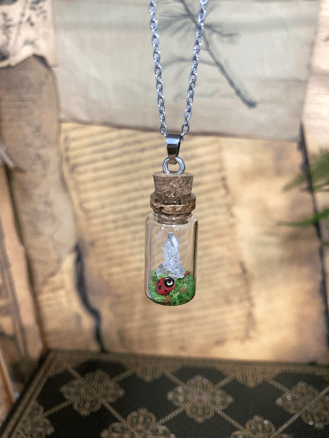 Pendentif coccinelle cristal de roche