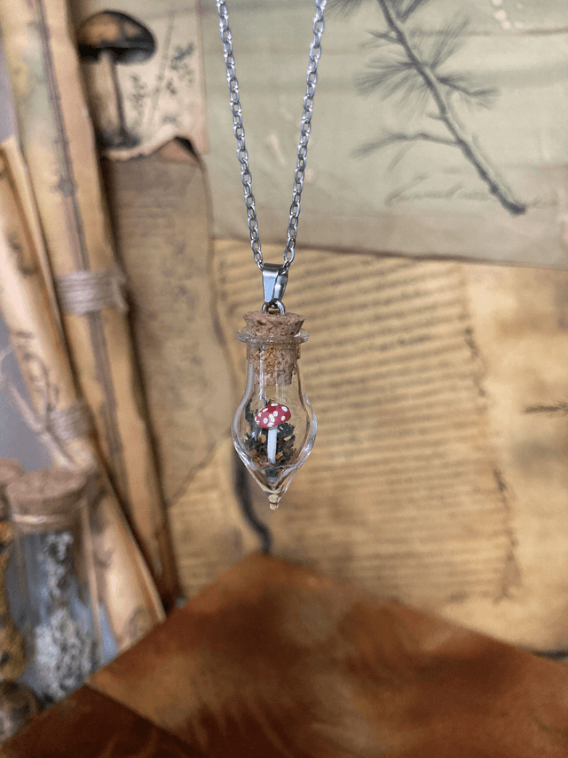 Pendentif amanite rouge