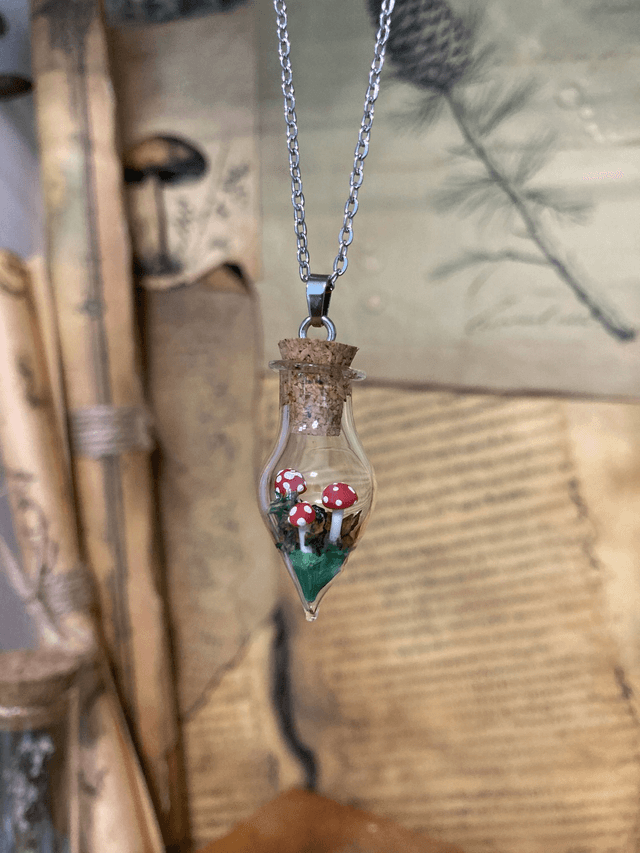 Pendentif amanite rouge
