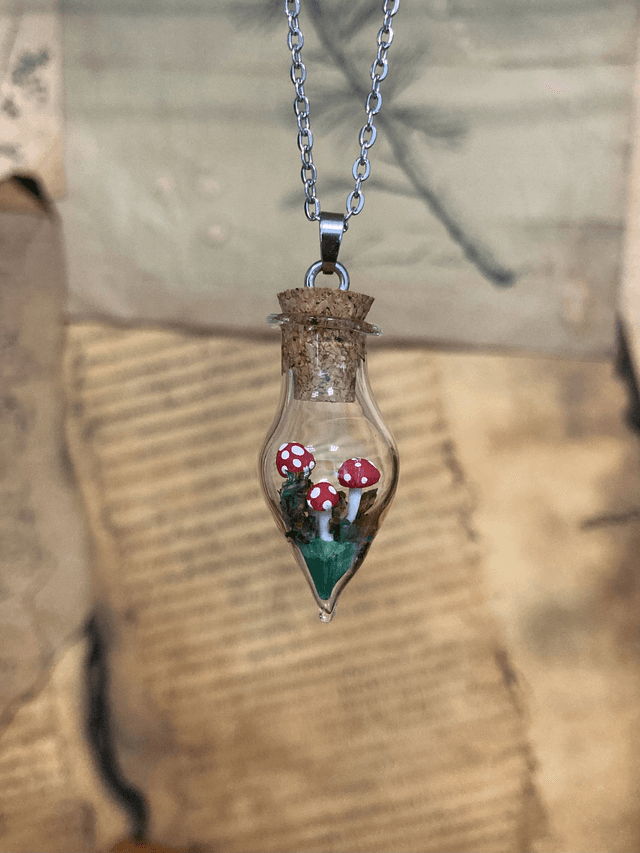 Pendentif amanite rouge