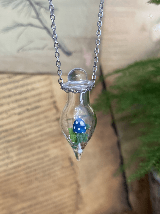Pendentif amanite bleu