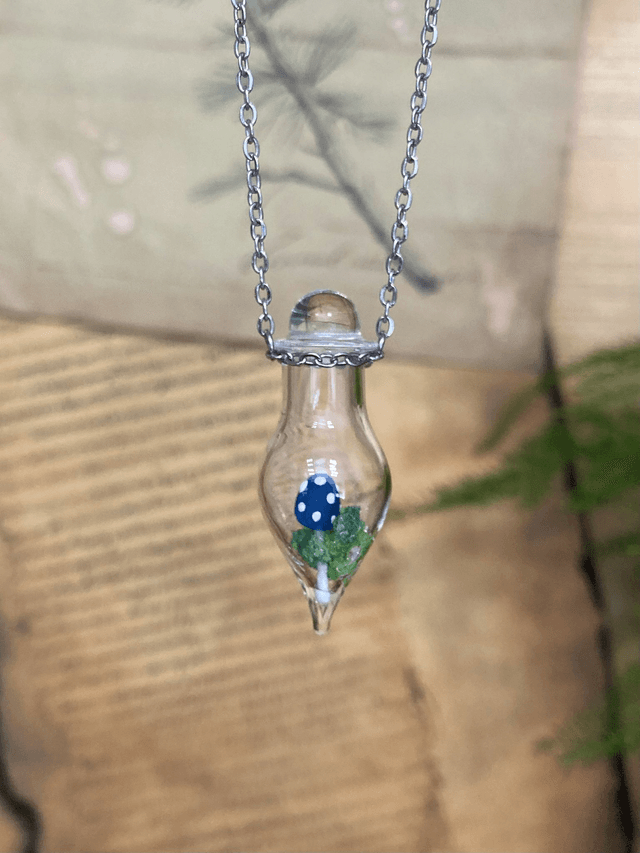 Pendentif amanite bleu
