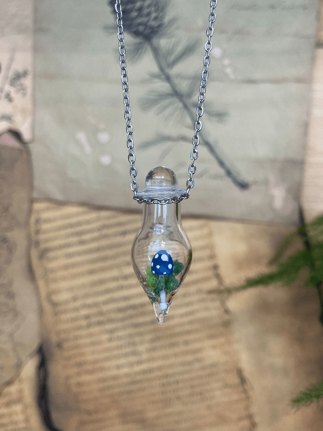 Pendentif amanite bleu